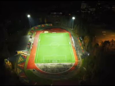 Висагинас получил современное освещение стадиона, соответствующее стандартам UEFA (добавлено видео) - В Висагинасе