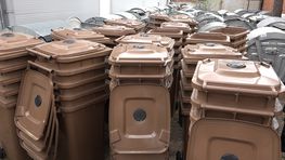 Контейнеры для сбора пищевых отходов прибыли в Висагинас (добавлено видео)