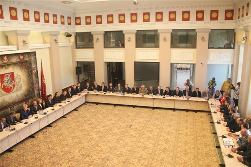 Мэр Висагинаса приняла участие во встрече с президентом и съезде Ассоциации самоуправлений Литвы (обновлено)                                          