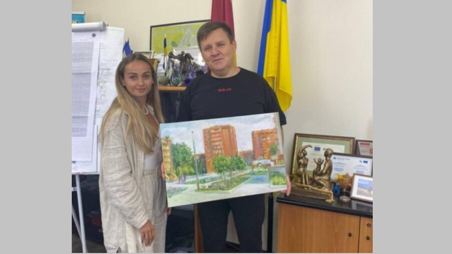 Картина А. Денисенко с изображением аллеи Седулинос подарена городу-партнеру Славутичу