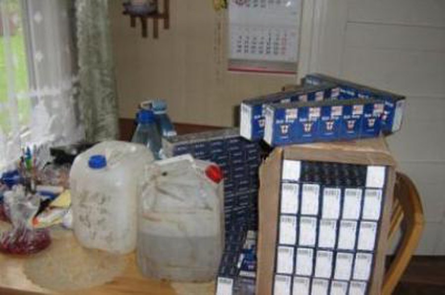 Vilniuje aptiktas populiarios degtinės klastojimo fabrikas - Lietuva ir Baltijos šalys