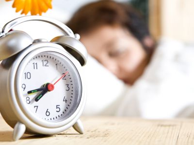 В воскресенье Литва перейдет на зимнее время - Литва и страны Балтии