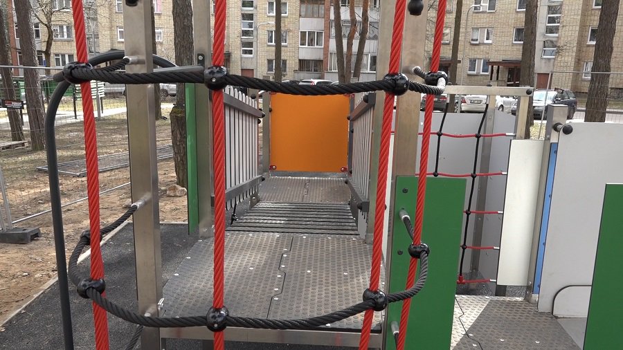 Сколько игровых площадок снесено и сколько установлено? - В Висагинасе
