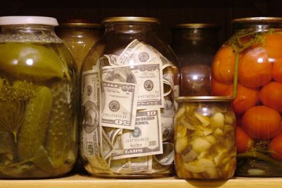 Лучший банк — это стеклянная банка
                                                                                                                   - Литва и страны Балтии