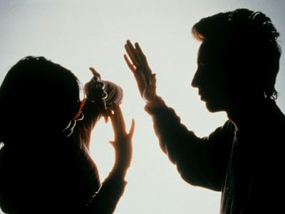 И вновь сообщения о насилии в близком окружении - Происшествия и криминал