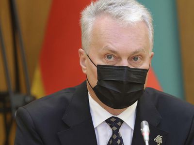 Г. Науседа: сомневаюсь, что решение не платить пособия по болезни непривитым соответствует Конституции - Литва и страны Балтии