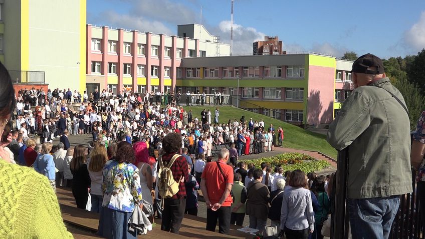 1 сентября в Висагинасе. Репортажи с торжественных линеек в День знаний и науки (видео)