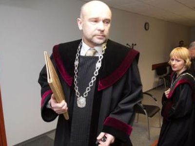 Судья Аудрюс Цининас, реабилитировавший посмертно Андрюса Усаса: «Резонансные дела — тяжелое бремя»
 - Литва и страны Балтии