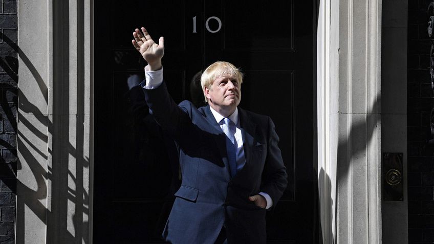 B. Johnsonas oficialiai paskirtas Didžiosios Britanijos vyriausybės vadovu