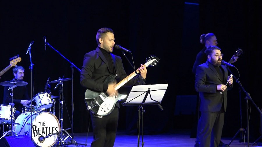 В преддверии Дня учителя висагинских педагогов ждал необычный подарок (видео) - В Висагинасе