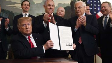 Трамп подписал документ о признании суверенитета Израиля над Голанами