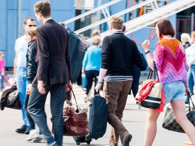 Молодежь ищет работу на лето за границей - Мир молодежи