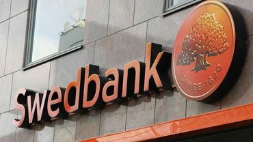 Из-за мошенников Swedbank закрывает пластиковые карточки своих клиентов
