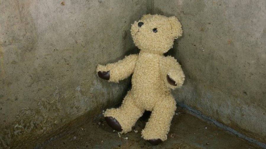 Две женщины и семеро детей месяц жили в палатках в Клайпеде - Литва и страны Балтии