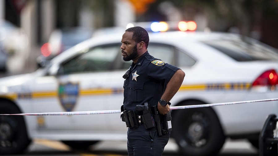 СМИ: во Флориде неизвестный открыл стрельбу у магазина - В Мире