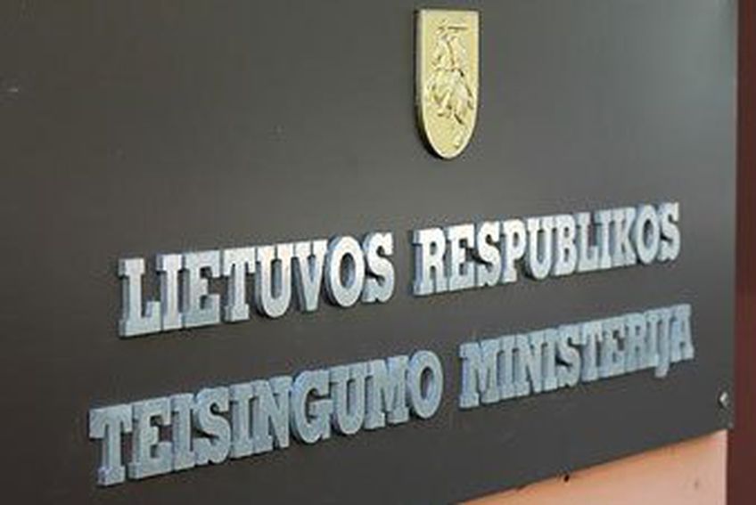 Литовская чиновница лишилась должности из-за ареста правозащитника