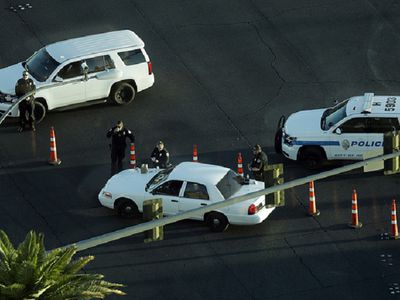 Власти США обнаружили 47 единиц оружия после бойни в Лас-Вегасе - В Мире