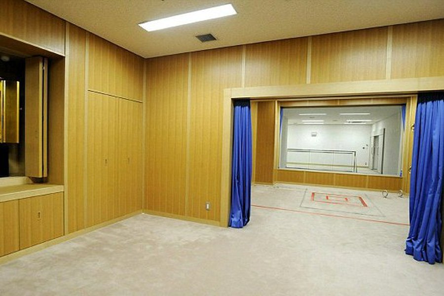 Впервые с 2010 года в Японии применили смертную казнь                                 - В Мире