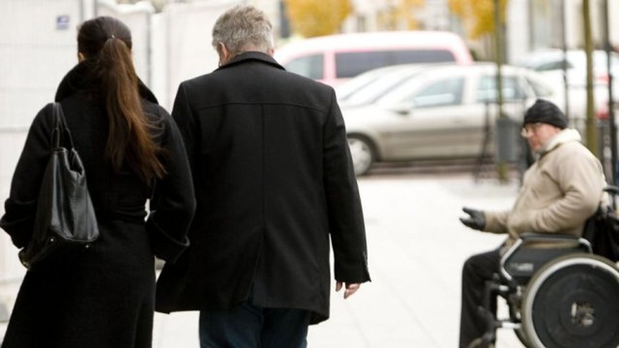 Социальные пособия будут контролировать самоуправления - Литва и страны Балтии