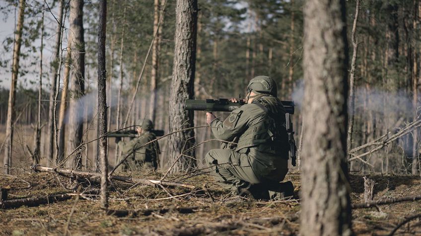 JAV Lietuvos kariuomenei perdavė prieštankinių ginklų M72 LAW