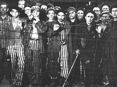 Президент Медведев: героизировать пособников нацистов недопустимо - В Мире