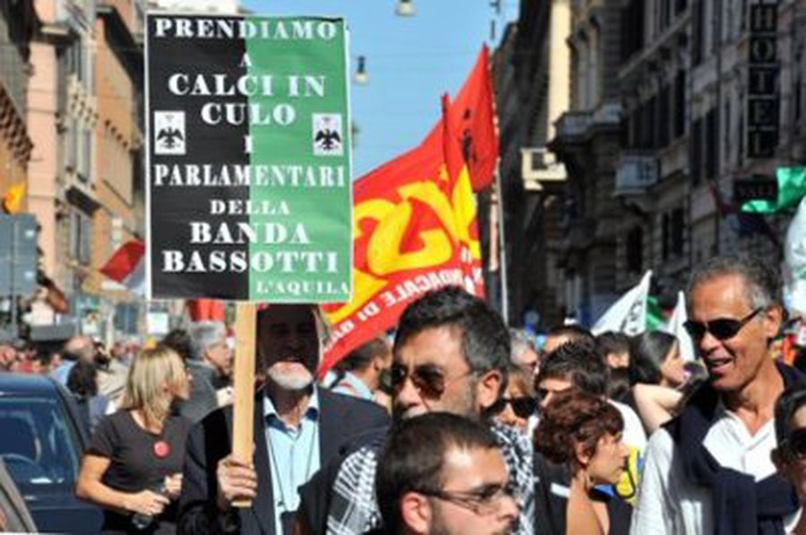 Protestai prieš Volstritą virsta pasauline revoliucija - Pasaulyje