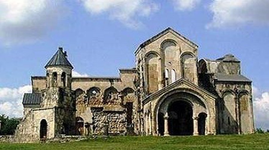 В Кутаиси нашли тысячелетнюю гробницу с грудой золота - Культурные и спортивные мероприятия