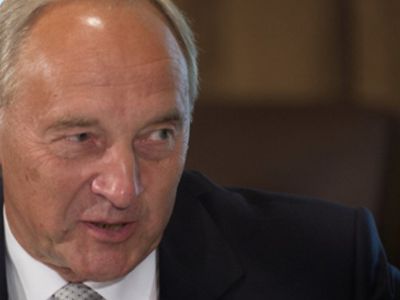 Президент Латвии счел бессмысленной рекламу евро - Литва и страны Балтии