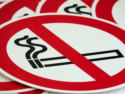 Сейм ввел запрет на курение на балконах многоквартирных домов, но есть условие - Литва и страны Балтии