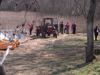 Молодежь из Чехии на уборке литовского леса                                                                                                            - В Висагинасе