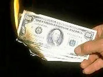 Нигерийский чиновник сжег $2,4 млн и посыпал пеплом свое тело в ходе колдовского ритуала - Хобби, отдых и развлечения