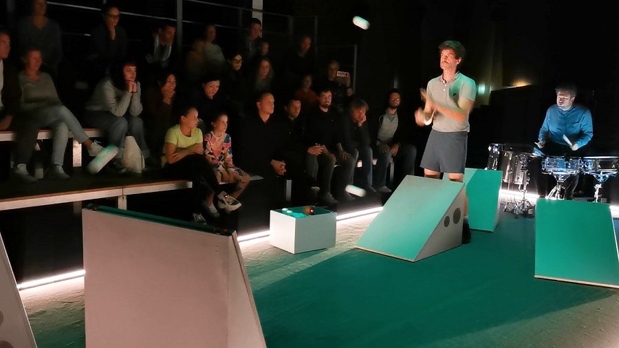 Фестиваль современного циркового искусства «Остановка нового цирка» в Висагинасе (видео) - В Висагинасе