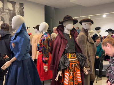 Когда мода говорит на итальянском: юбилейная выставка Александра Васильева (видео) - В Висагинасе