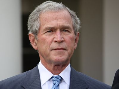 Бывшему президенту США переданы регалии Почетного гражданина Вильнюса - В Мире