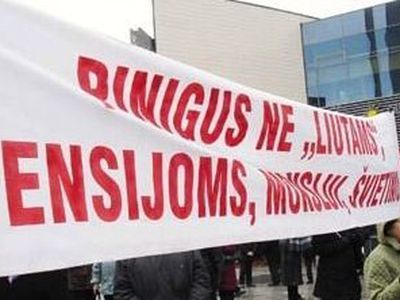 «Будем протестовать неделю, месяц, два, пока они не сдадутся»: фоторепортаж с акции протеста против властей Вильнюса - Литва и страны Балтии