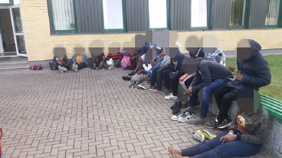 Погранведомство арендует 200 контейнеров для размещения 900 мигрантов - Литва и страны Балтии