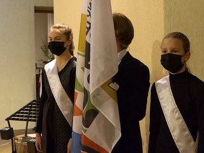 В костеле освящен флаг Висагинской академии творчества и искусств (видео) - В Висагинасе