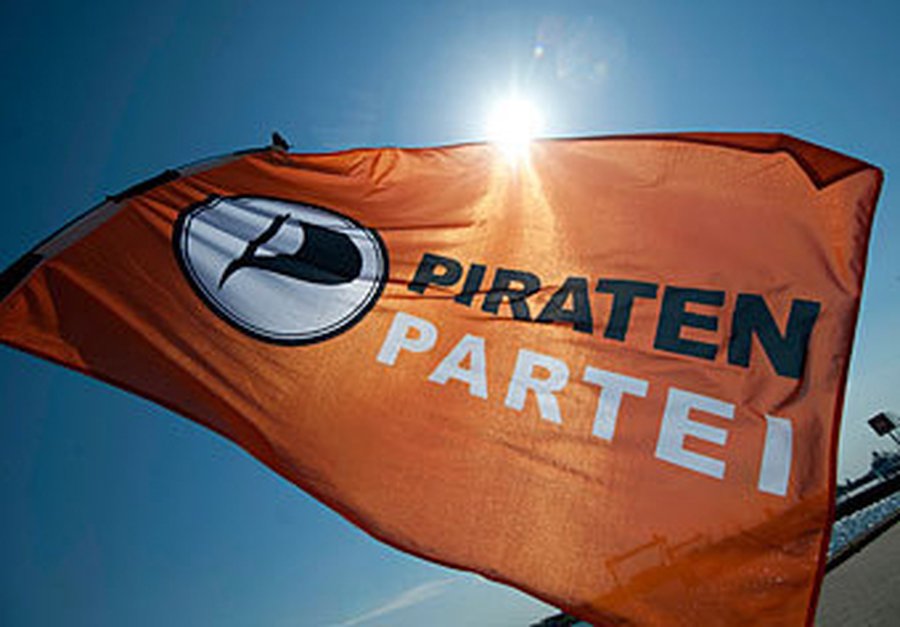 Полторы тысячи немецких знаменитостей вступились за свои авторские права - Культурные и спортивные мероприятия