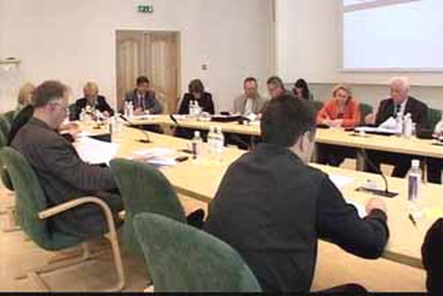 Совет решил перенять на баланс самоуправления комплекс зданий бывшей школы пограничников

 - В Висагинасе