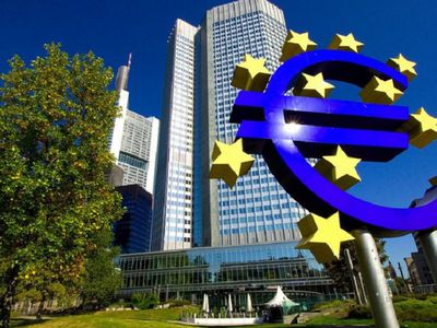 Скоро появятся новые купюры 100 и 200 евро - Литва и страны Балтии