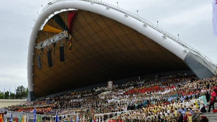 200 висагинцев отправятся на Праздник песни. С собой возьмут церковный колокол - В Висагинасе