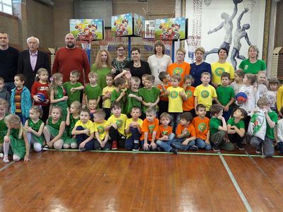 Староверческая община Висагинаса преподнесла необычный новогодний подарок детским садам (видео) - В Висагинасе