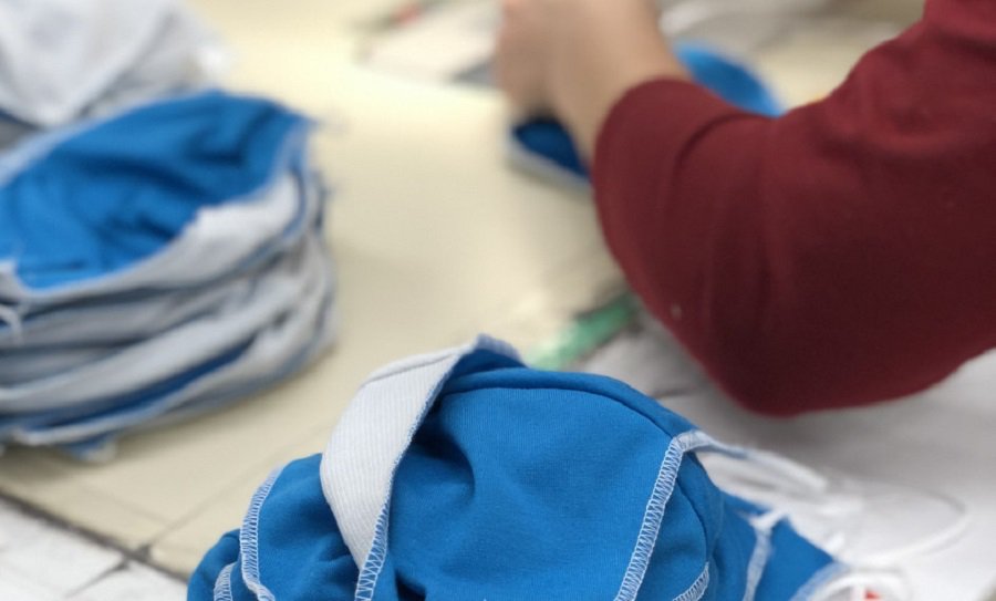 "Utenos trikotažas" начинает массовое производство не медицинских защитных масок - Литва и страны Балтии