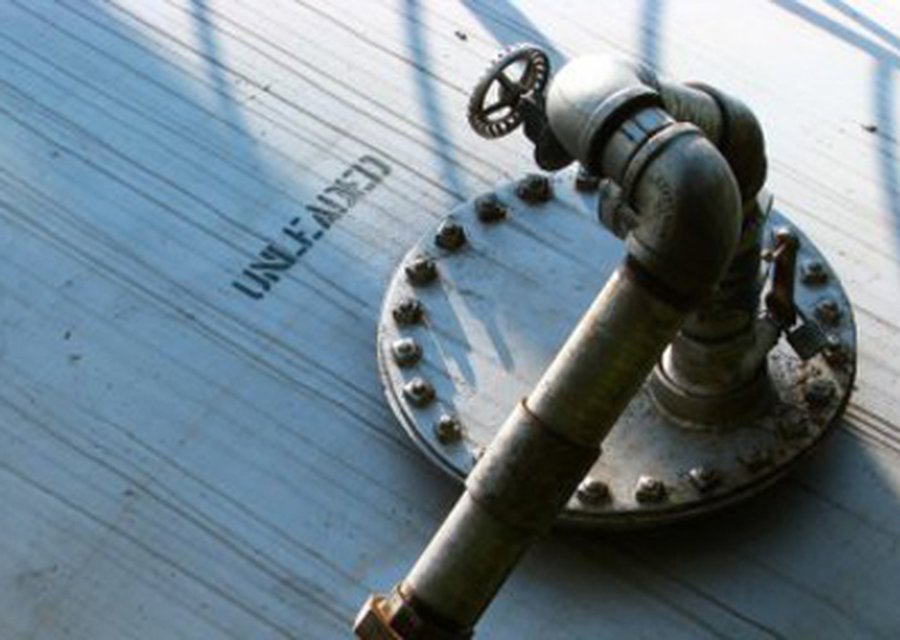 За хищение 36 тонн горючего из нефтепровода Полоцк — Вентспилс задержано 8 человек - Происшествия и криминал