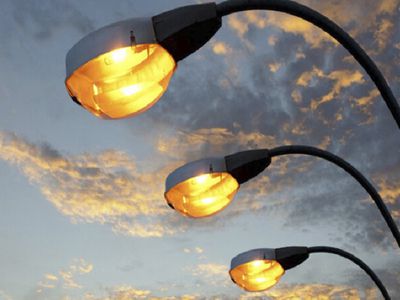 Vyksta gatvės šviestuvų remonto darbai - Visagine