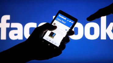 Личные данные владельцев "гуглофонов" утекали через приложение Facebook