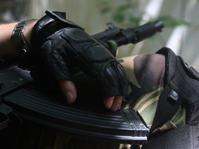 Штурм воинской части в Луганске: солдаты сдались ополченцам - В Мире