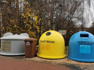 Вместо сожженных полуподземных контейнеров установлены «колокольчики» - В Висагинасе