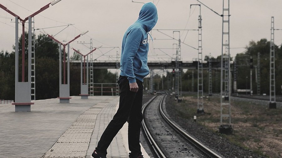 За семь лет в России  выявили в интернете около 90 тыс. ссылок с призывами к самоубийству - В Мире