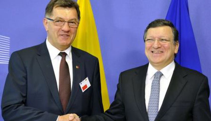 Глава Еврокомиссии обещает помочь Литве в стремлении перейти на евро в 2015 году

